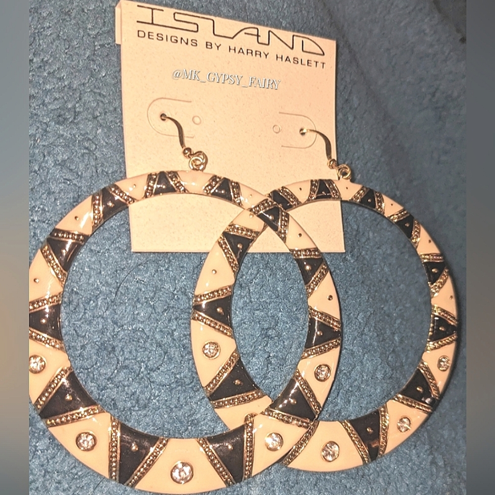 Island Designs by Harry Haslett Earrings LARGE Circular Black and Cream Dangle - Picture 11 of 11